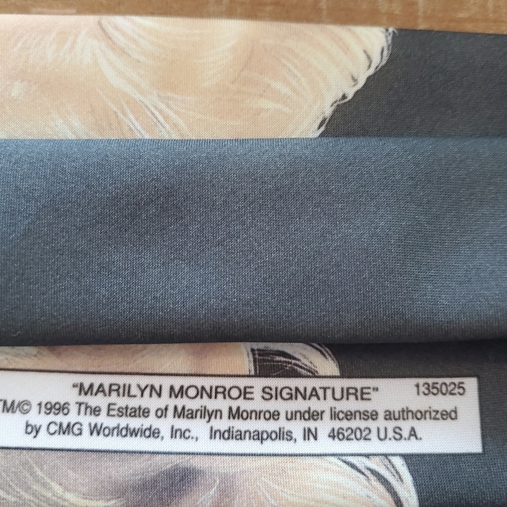 Ralph Marlin . Marilyn Monroe Vintage. 1996 collection. Neck tie - Picture 4 of 7
